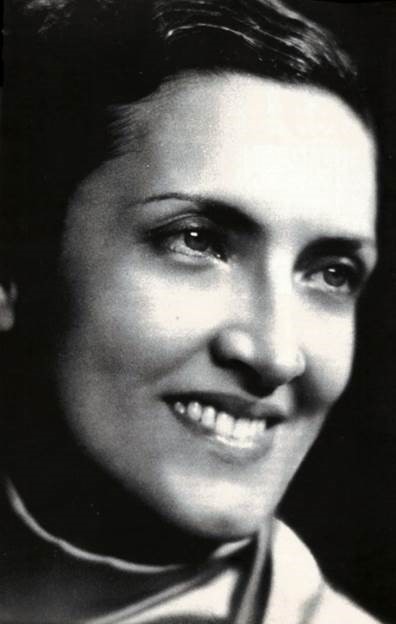 Fotografia em preto-e-branco da escritora Cecília Meireles